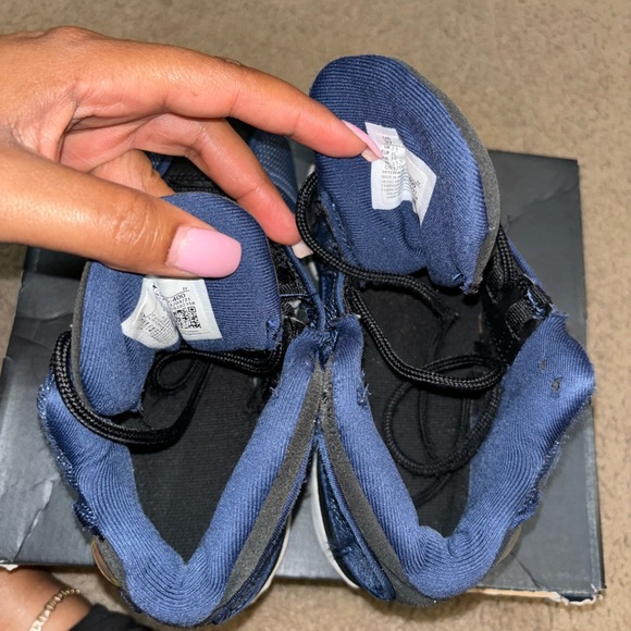 Lightly worn Boys Jordan Retro 13 size 3. Navy/University Blue-Black. - Picture 5 of 11
